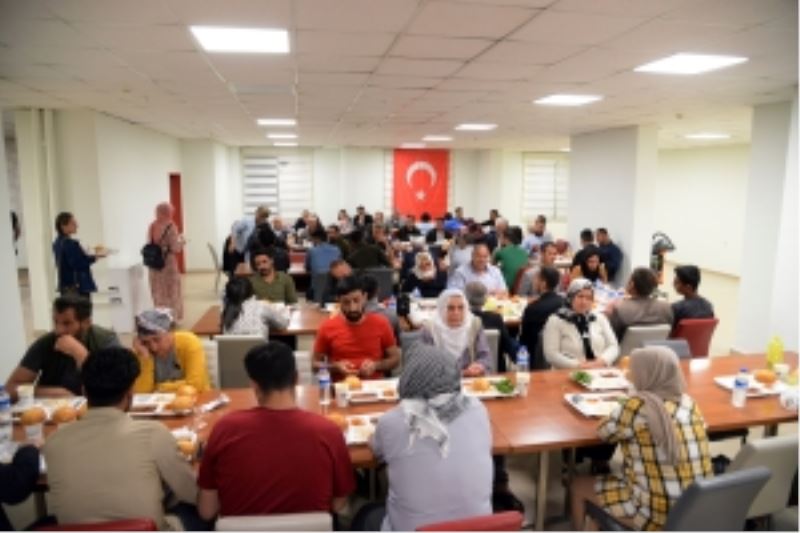 5 yıldızlı otel konforundaki misafirhanede Ramazan sofrası gönülleri ısıtıyor