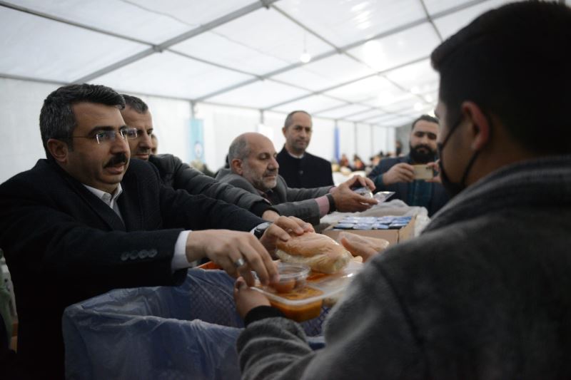 BAŞKAN YILMAZ, YILDIRIMLILARLA İFTAR SOFRASINDA BULUŞTU