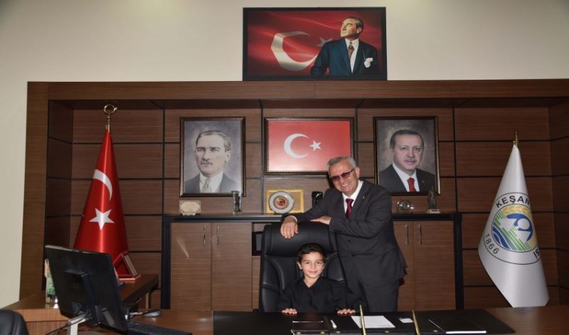 23 Nisan çocukları Belediye Başkanlığı koltuğunda istek ve hayallerini anlattı