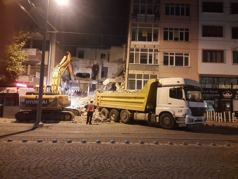 HÜRRİYET, “KİMSENİN SORUMLULUK ALMADIĞI YERLERDE ONLARCA YIL SONRA DEVREYE BİZ GİRDİK”