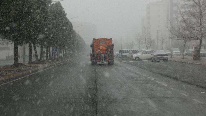 Büyükşehir Kış Şartlarıyla Mücadelesini Aralıksız Sürdürüyor