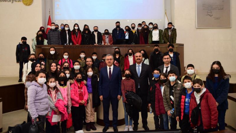 Gençlerimizle Gurur Duyuyorum