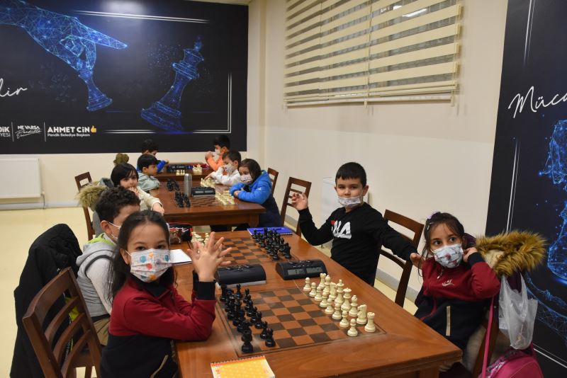 Ahmed-i Hani Kültür Merkezi