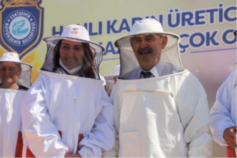 KADINLARIN EMEKLERİNE GÜVENİYORUM