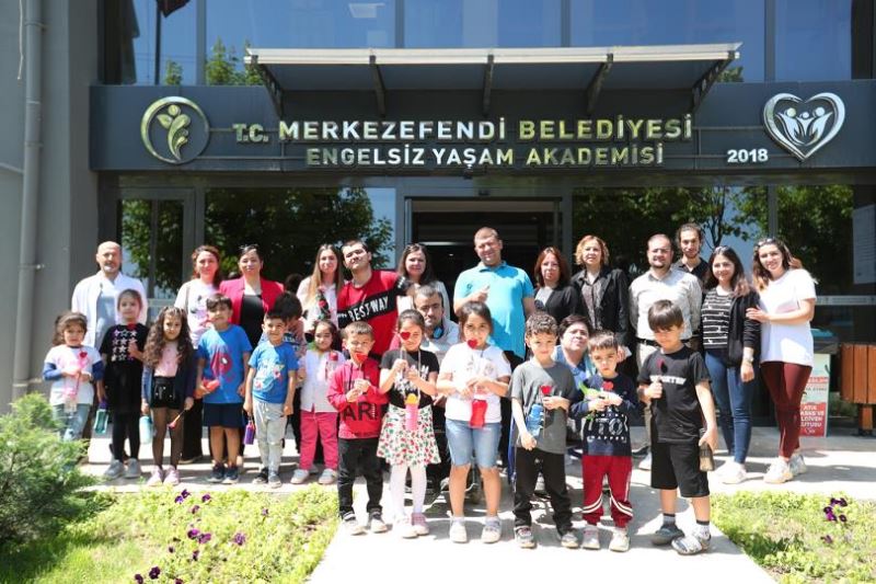 Merkezefendili Miniklerden Özel Bireyleri Sevindiren Ziyaret