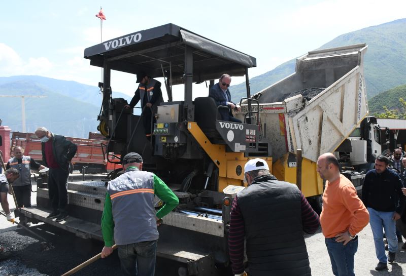 YOLLARIMIZI ASFALTLAMAYA BAŞLADIK