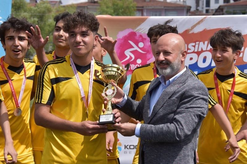 KOCASİNAN İMZALI SPOR FESTİVALİ’NDE ÖDÜLLER SAHİPLERİNİ BULDU