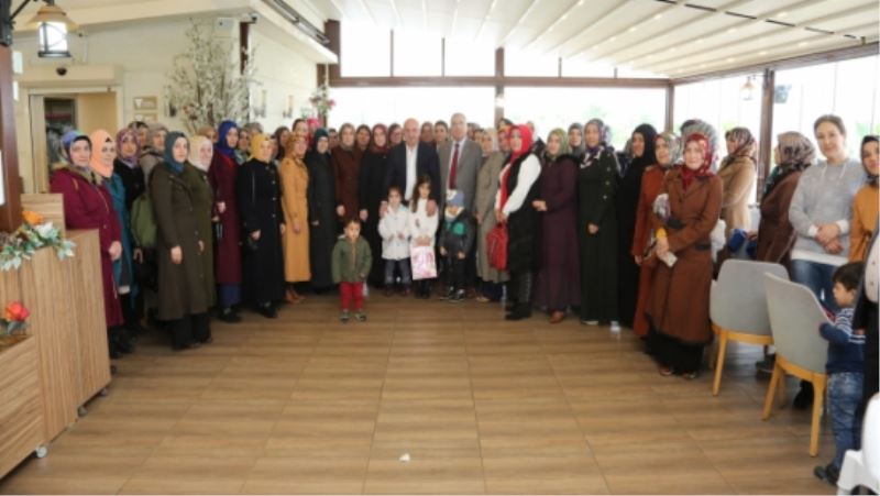 KAPILARIMIZ KADINLARA SONUNA KADAR AÇIK