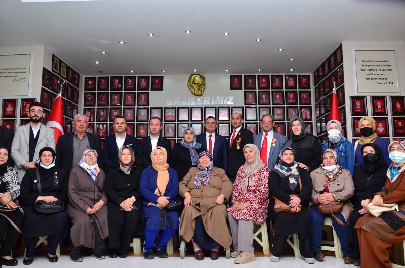 Afyonkarahisar Türkiye Harp Malulü Gaziler Şehit Dul ve Yetimleri Derneğine Ziyaret