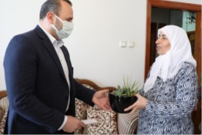 BAŞKAN VEKİLİ TUTUK “BAŞ TACI ANNELERİMİZİN GÜNÜ KUTLU OLSUN”