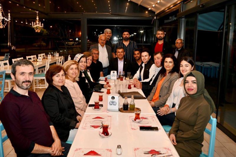 İYİ PARTİ İLÇE YÖNETİMİ İFTAR YEMEĞİ
