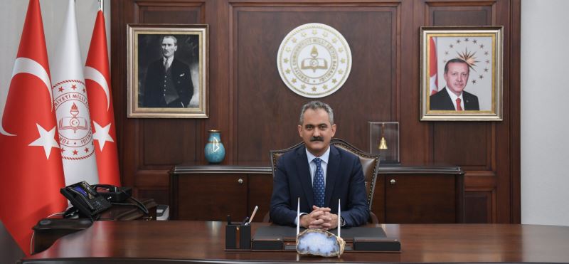 BAKAN ÖZER