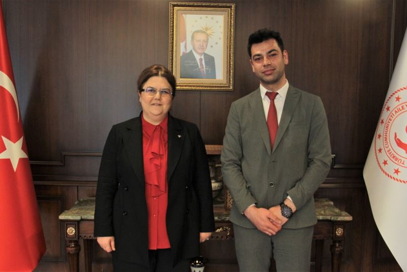 Bakanımız Derya Yanık Pandemi Döneminde Ziyarete Kapanan Huzurevlerinin Tekrar Ziyarete Açıldığını Açıkladı