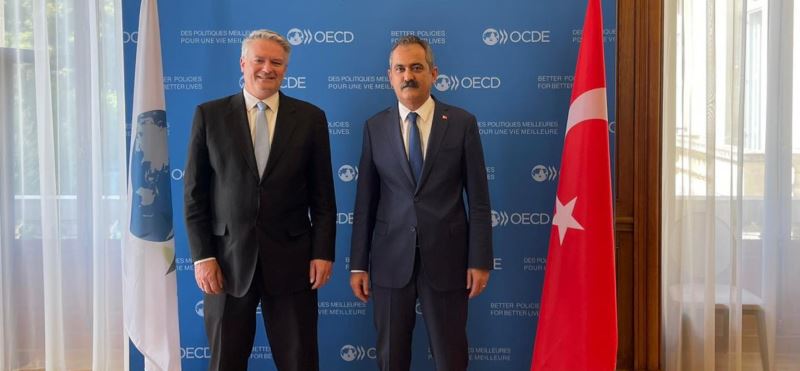 BAKAN ÖZER, EĞİTİMİN DÖNÜŞTÜRÜLMESİ ÖN ZİRVESİ