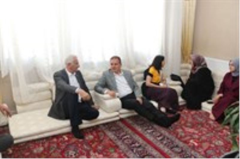 Vali/Belediye Başkan Vekilimiz Sn. İdris AKBIYIK, Kanaat önderlerinden Timur Yoldaş’ı ziyaret ederek Kurban Bayramı