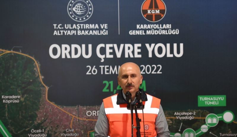 ULAŞTIRMA VE ALTYAPI BAKANI KARAİSMAİLOĞLU: AKÇATEPE-1 TÜNELİ IŞIĞA KAVUŞTU