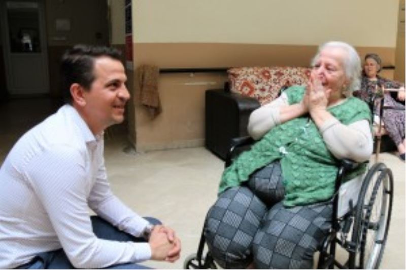 YAŞLILARIMIZA BAYRAM SÜRPRİZİ