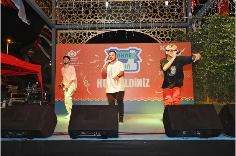 Sultangazi Belediyesi Gençlere “Sahne Senin” Dedi