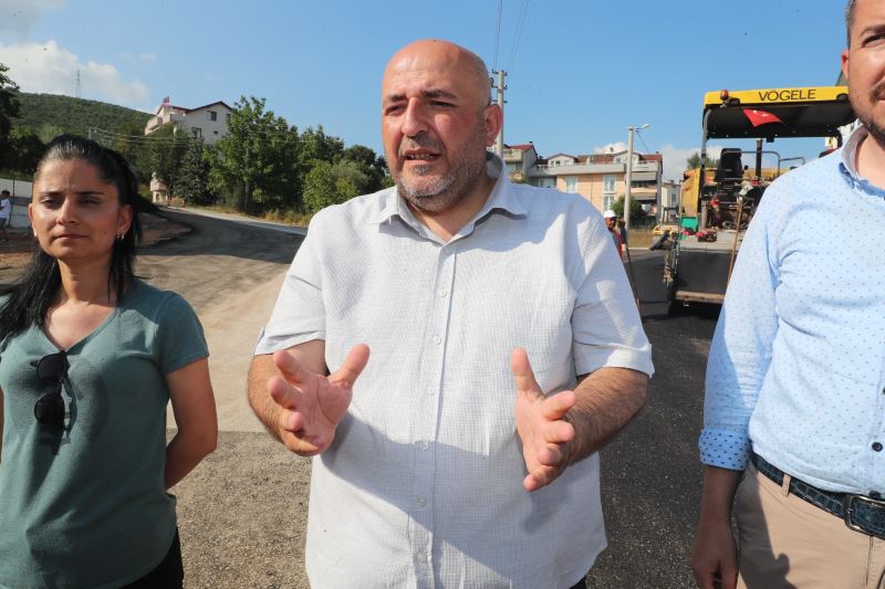 İZMİT BELEDİYESİNDEN KURUÇEŞME’YE BÜYÜK VE UZUN ÖMÜRLÜ YOL YATIRIMI!