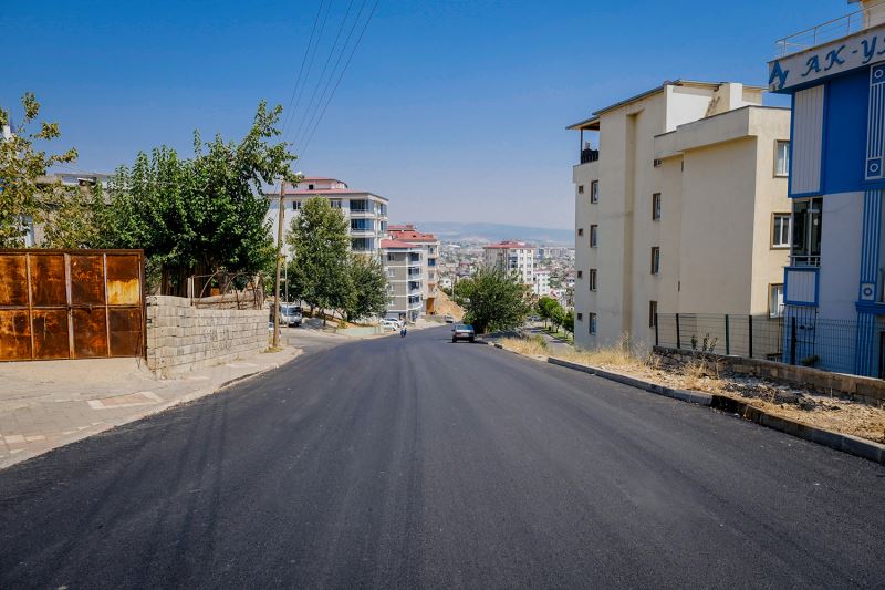 DULKADİROĞLU’NDAN ASLANBEY MAHALLESİNDE ASFALT ÇALIŞMASI