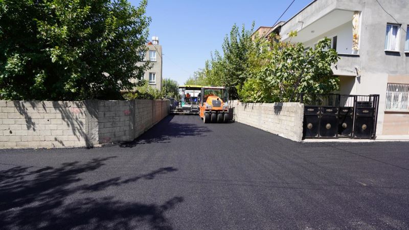 SÜMEREVLER MAHALLESİNİN ASFALTI YENİLENİYOR