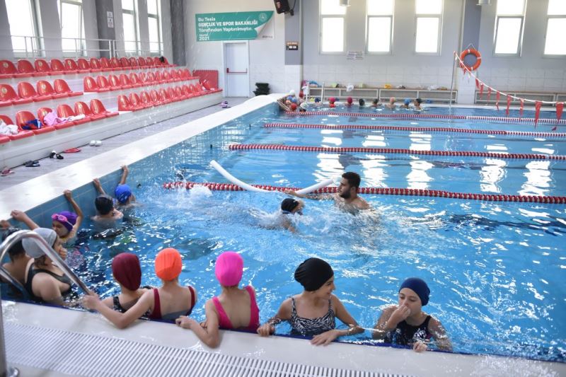 ANTAKYA BELEDİYESİ SÜMEYYE BOYACI YÜZME HAVUZU HİZMETE GİRDİ