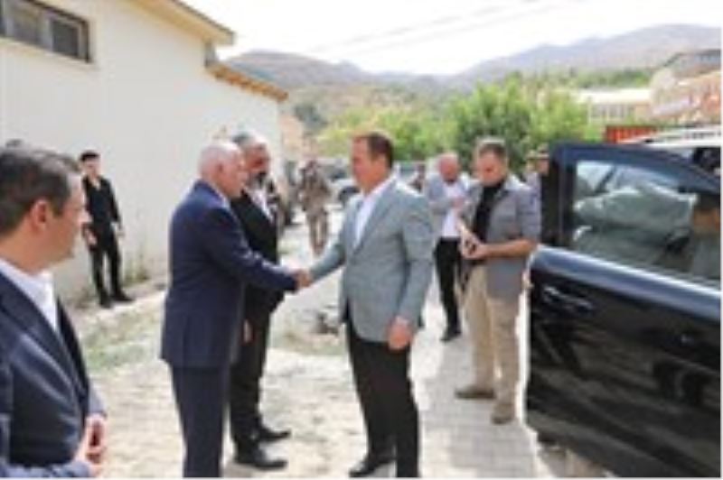 Vali/Belediye Başkan Vekilimiz Sayın İdris Akbıyık, Fatoş Kahraman ve Fatih Ümit çiftinin düğün törenine katıldı