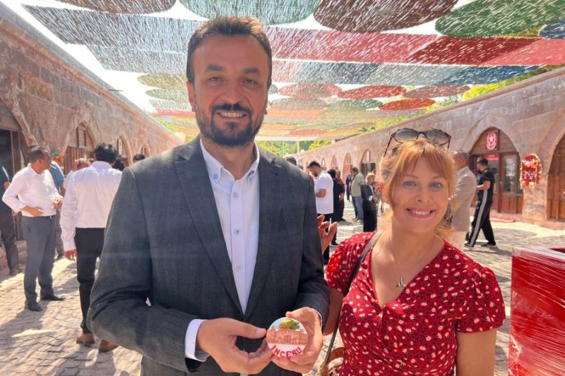 İl Kültür ve Turizm Müdürümüz Sayın Şükrü DURSUN yeni magmetimizle ilçemizin tanıtımına katkı sağlamışlardır kendilerine teşekkür ederim.