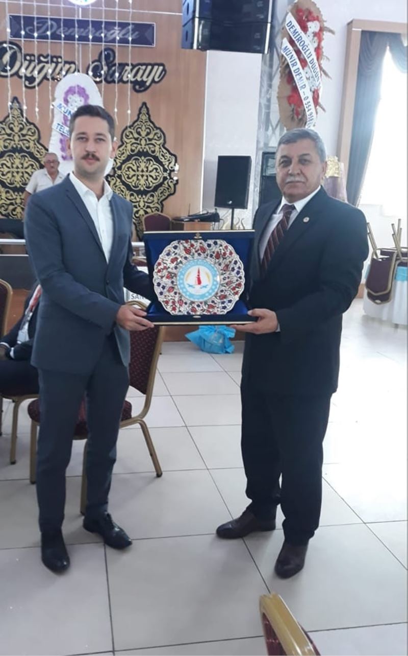 Sayın Kaymakamımıza yeni görev yerinde başarılar temenni ediyoruz.