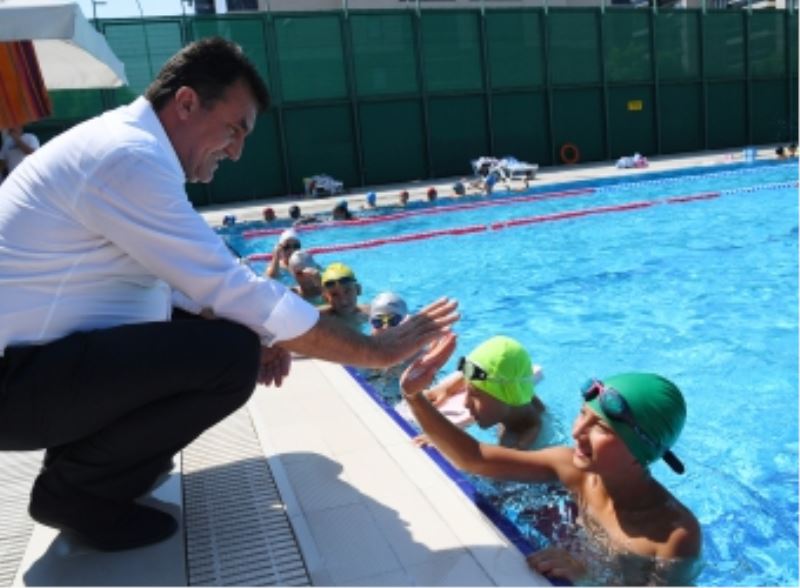 Çocuklar Sağlıklı Yaşam İçin ‘Kulaç’ Atıyor