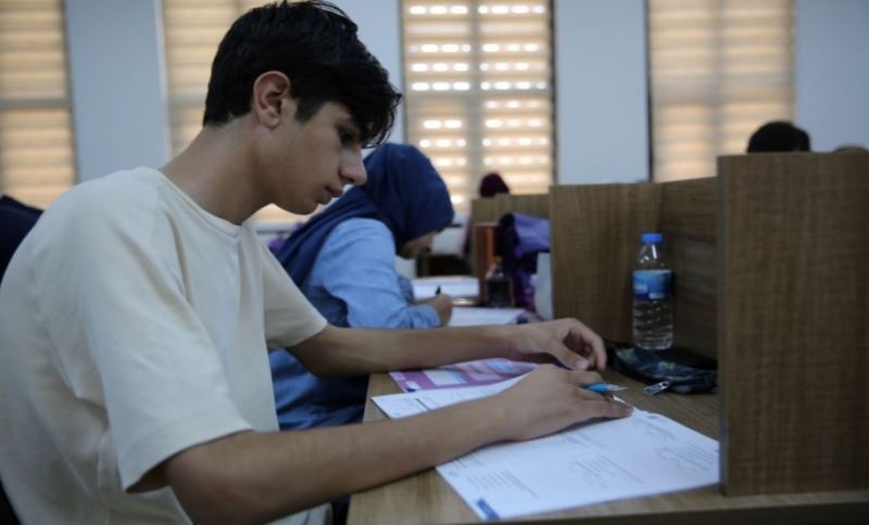 ÖĞRENCİLER İÇİN SERİN DERS ÇALIŞMA ORTAMI KARAKÖPRÜ OKUMA EVLERİ