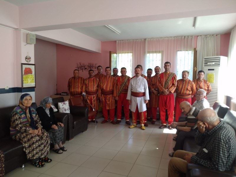 Alzheimer hastalarına mehter sürprizi