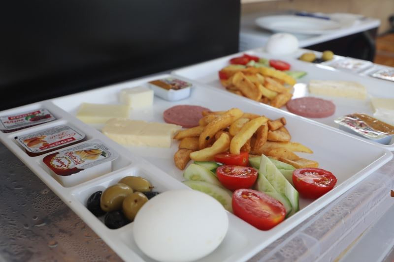 GÜLÜMSE KAFE LAVANTA İZMİTLİLERİN YENİ KAHVALTI MEKANI OLMA YOLUNDA İLERLİYOR