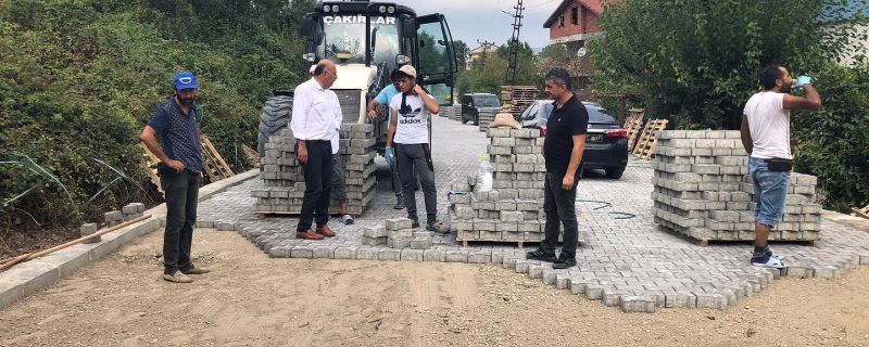 Çukur Mahallesinde parke örüm çalışmaları