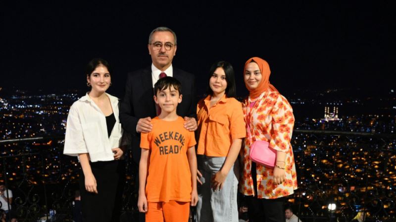 Başkan Güngör, Şairler Tepesi’nde Vatandaşlarla Bir Araya Geldi