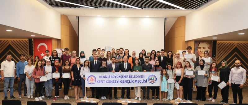 Gençlerin sertifikaları Başkan Zolan