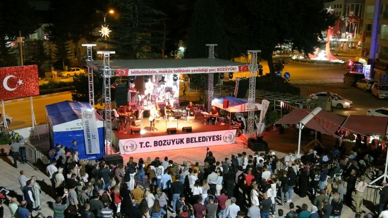 BOZÜYÜK, KURTULUŞUN 100. YILINI KONSERLERLE KUTLUYOR