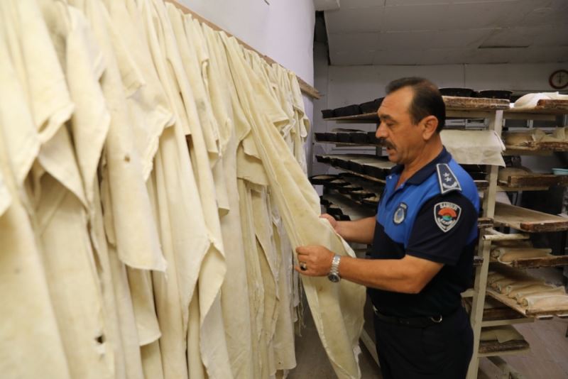 ZABITA EKİPLERİ ŞAFAK DENETİMİ İLE FIRINLARI DENETLEDİ