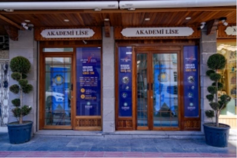 Akademi Lisede kayıtlar devam ediyor