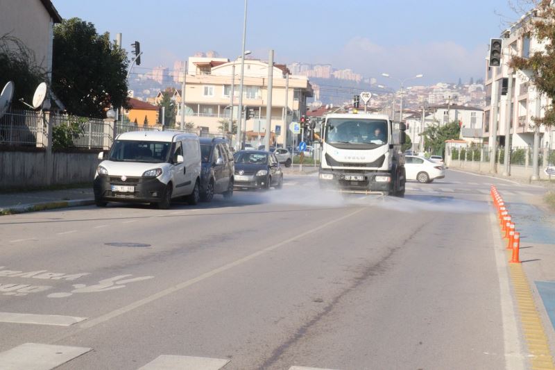 İZMİT BELEDİYESİ TEMİZLİK İŞLERİ 2022’DE 135 BİN TON ÇÖP VE ATIK TOPLADI!