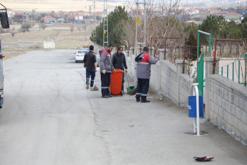 Belediyemiz Temizlik İşleri Müdürlüğü ekiplerimiz Süksün mahallesinde detaylı temizlik çalışması yaptı.