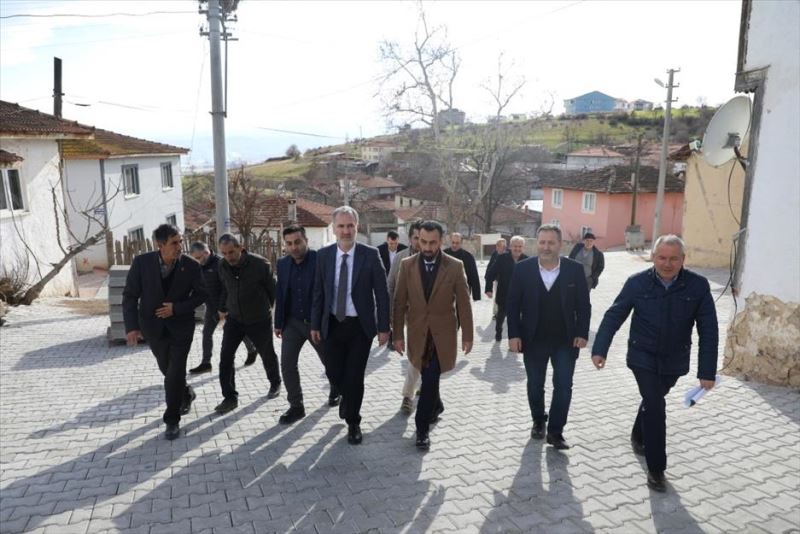 Karalar Mahallesinde Sokaklar Parke Taşla Kaplanıyor