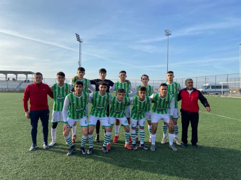 Dinar Belediye Sporumuzun genç takımı 3 puanı 6 golle aldı