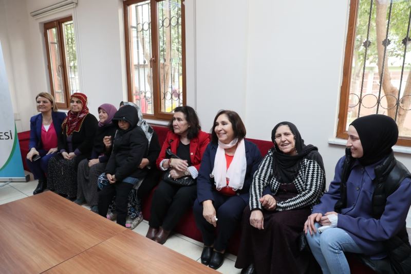 SELVİ KILIÇDAROĞLU TOPÇULAR’DA MAHALLE MUTFAKLARI PROJESİNİ İNCELEDİ