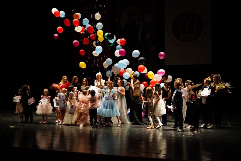 SANAT AKADEMİSİNDE PİYANO DERSİ ALAN PİYANİSTLER HÜNERLERİNİ SERGİLEDİ