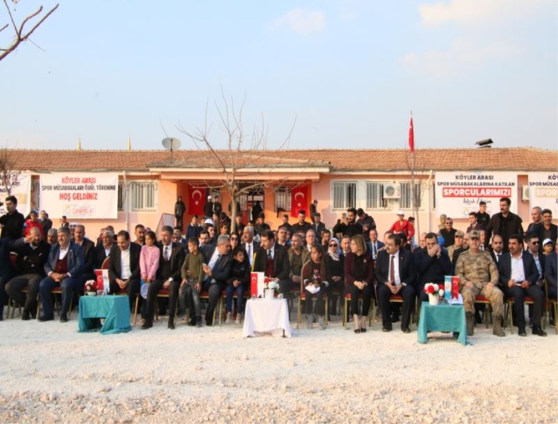 HALİLİYE’DE KÖYLERARASI SPOR MÜSABAKASINDA ÖDÜLLER VERİLDİ