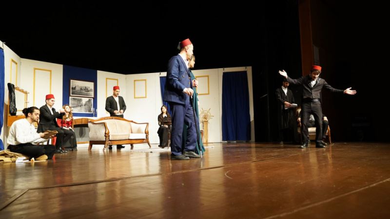 Büyükşehir’in Gösterisine Tiyatroseverler Yoğun İlgi Gösterdi