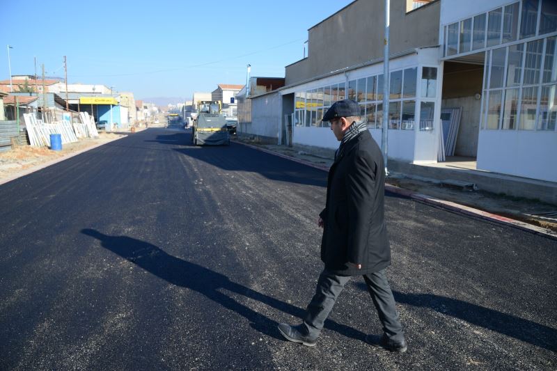 BAŞKANIMIZ EKİCİOĞLU’NDAN SICAK ASFALT SERİMİ DEVAM EDEN KILIÇÖZÜ SANAYİ SİTESİ İLE İLGİLİ AÇIKLAMA