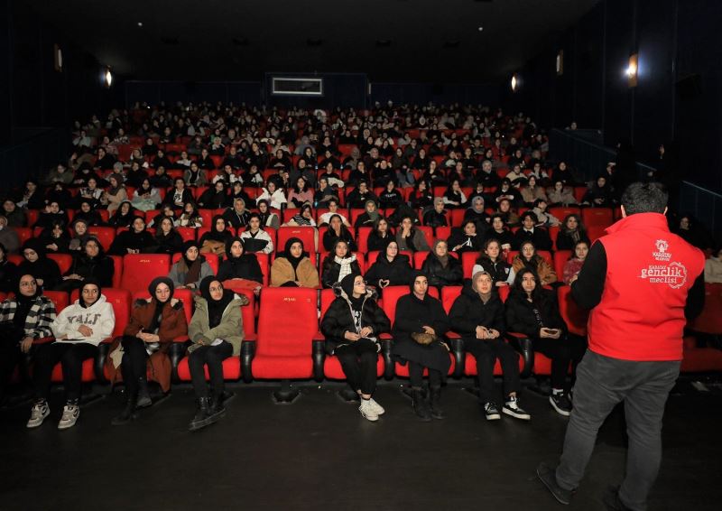 KARATAYLI ÖĞRENCİLER! “HAYDİ SİNEMAYA”