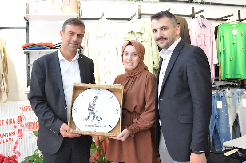 BELEDİYE BAŞKAN YARDIMCISI ALİ ŞAHİNOĞLU BUTİK AÇILIŞINA KATILDI